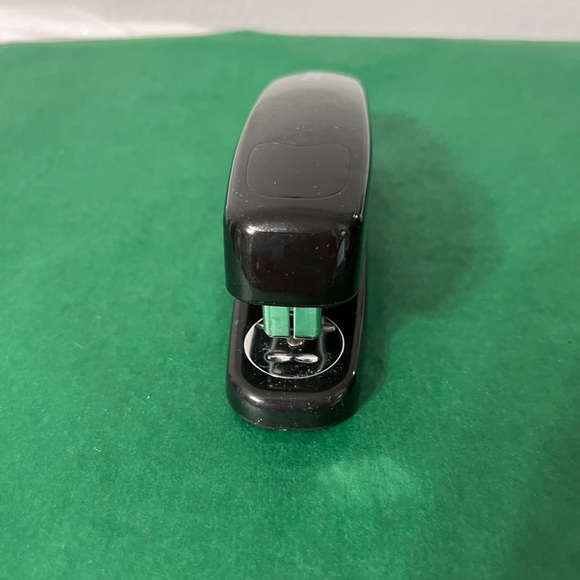 Black Corporate Express stapler 20 pages - Picture 7 of 10